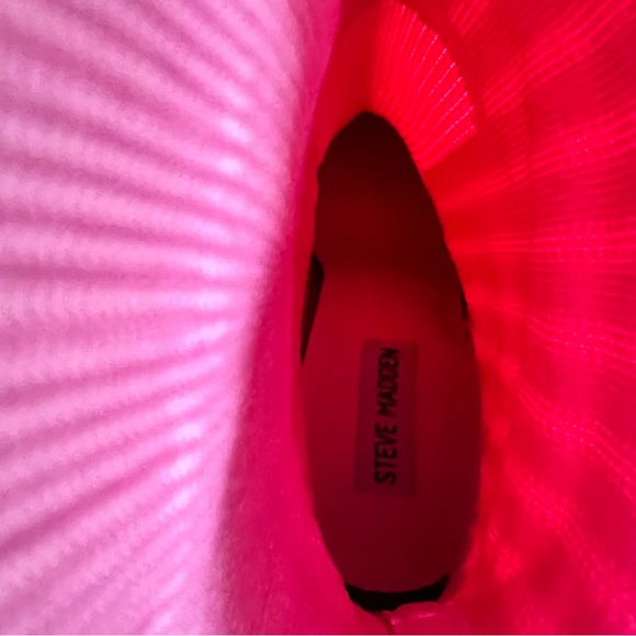 Steven Madden Discreet Knit Pointed Toe Sock Booties - Picture 11 of 11